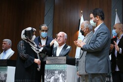 Mansour Barzegar bust