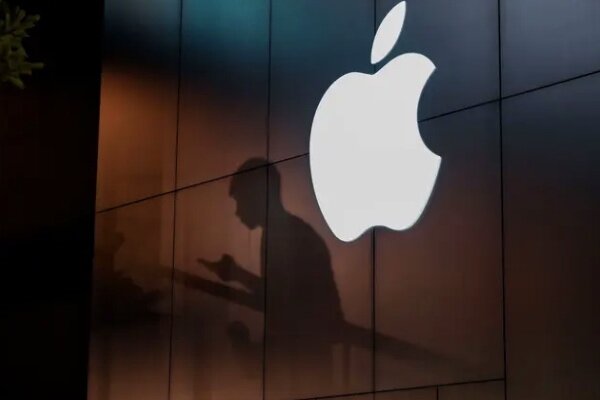 مشکلات اپل پایان ندارد / شکایت ۲ کارمند درباره آزار و تبعیض 