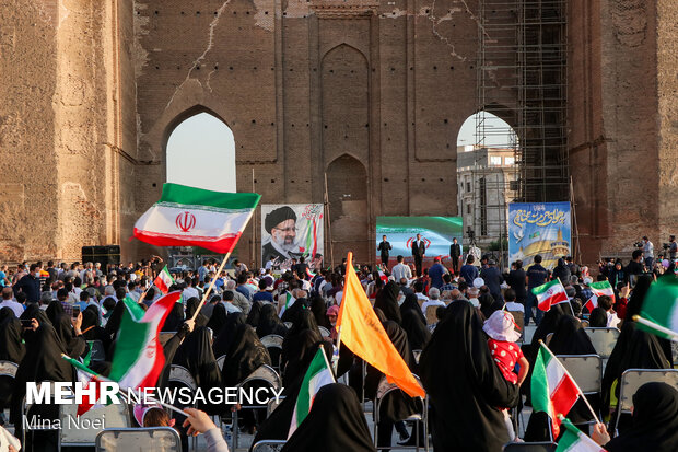 جشن حامیان حجت‌الاسلام رئیسی در سنگ فرش مصلی تبریز