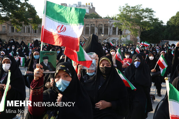 جشن حامیان حجت‌الاسلام رئیسی در سنگ فرش مصلی تبریز