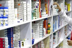 بازگشت قیمت ۹۰ قلم دارو به شهریور ۱۴۰۰/ دلایل افزایش قیمت دارو