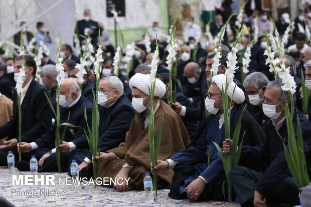 برگزاری مراسم خطبه خوانی خادمیاران رضوی در مرقد مطهر امام خمینی(ره)