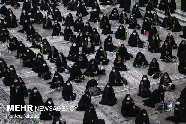 Imam Reza birthday anniv. held in Imam Khomeini Mausoleum