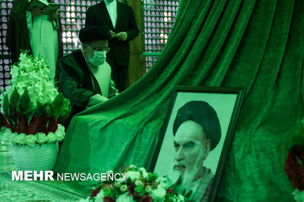 Raeisi at Imam Khomeini's Mausoleum