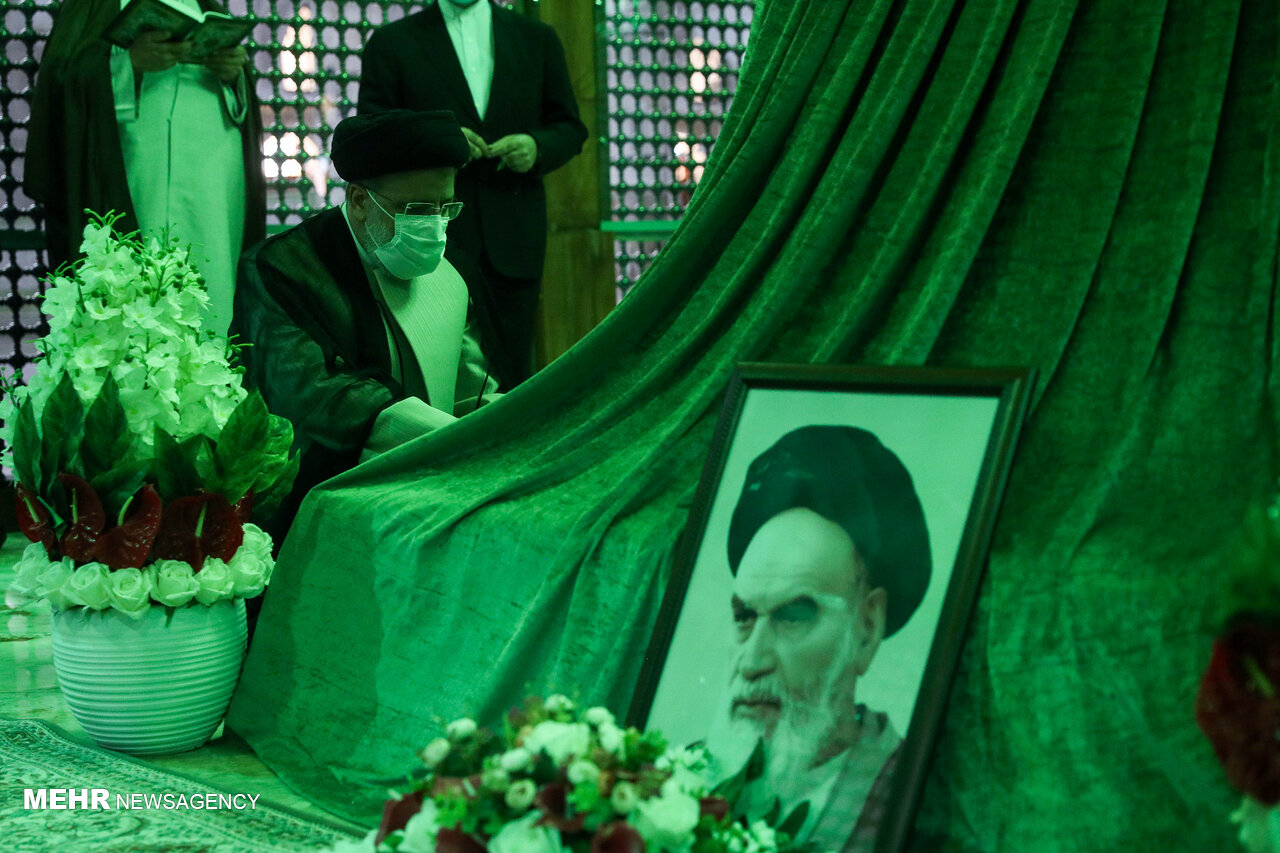سید ابراہیم رئیسی کا رہبر کبیر انقلاب اسلامی کے مزار پر تجدید عہد
