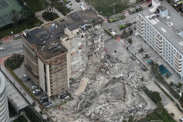 Over 140 people unaccounted for in Florida building collapse 