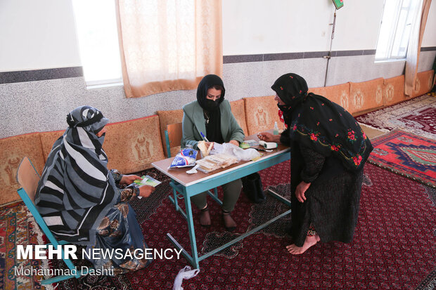 ویزیت رایگان گروه جهادی مهر پرور در روستای خیارک