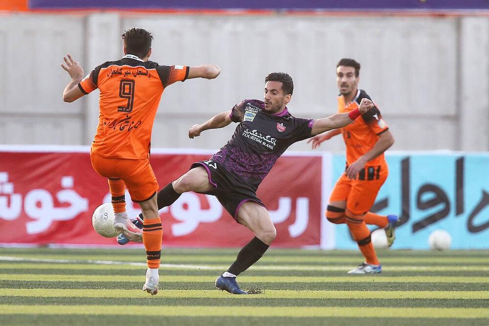 Sepahan move top of IPL table - Tehran Times