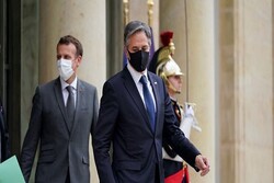 Blinken ve Macron, Rusya ile istikrarlı ilişkilerin kurulmasını görüştü