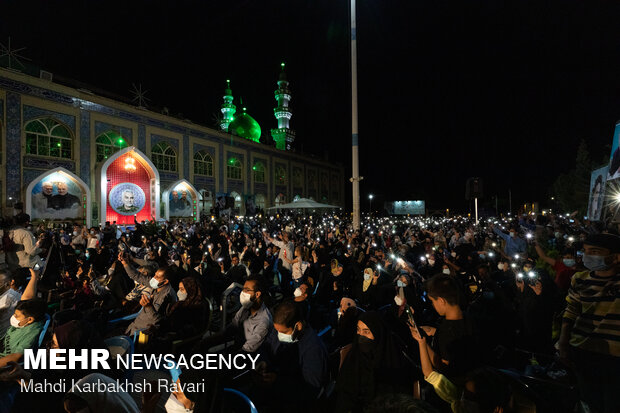 جشن زیر سایه خورشید در جوار مزار حاج قاسم