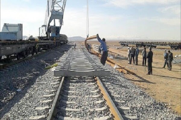 وزير الطرق وبناء المدن الايراني يؤكد على ضرورة استكمال خط سكة حديد البصرة-شلمجة
