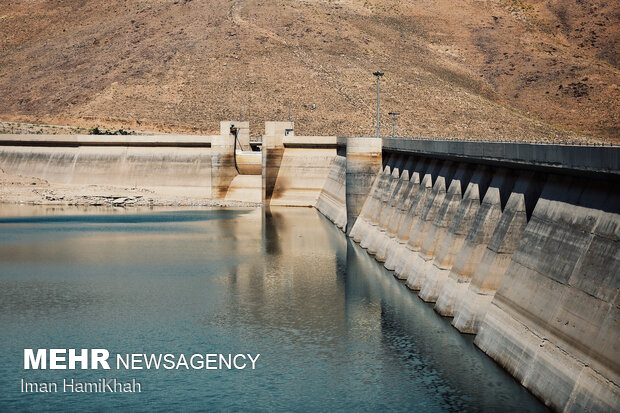وجود ۹۱۶ میلیون مترمکعب آب در سدهای فارس 