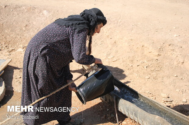 کلنگ زنی آبرسانی به روستای تنوره بخش فیروزآباد کرمانشاه