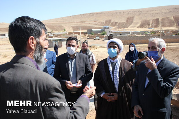 کلنگ زنی آبرسانی به روستای تنوره بخش فیروزآباد کرمانشاه