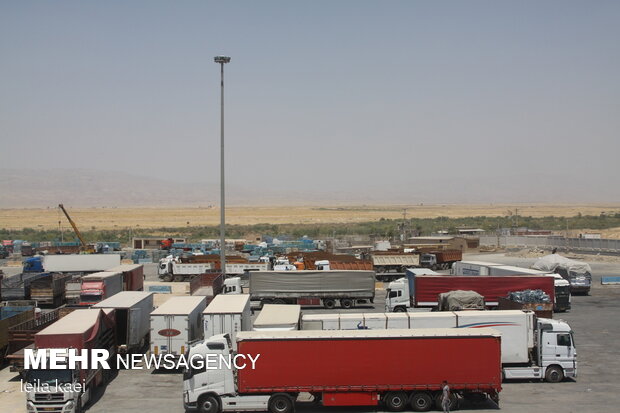 Iran exports $358m of goods to Iraq via Mehran crossing