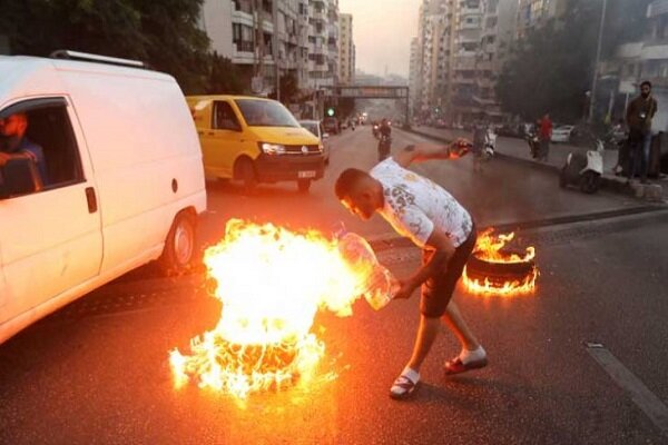 لبنان در آستانه انفجار اجتماعی/ نایاب شدن دارو و پمپ بنزین شلوغ