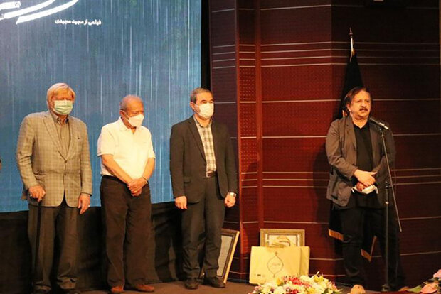 اهدای اولین لوح ویژه فرهنگستان هنر به مجید مجیدی