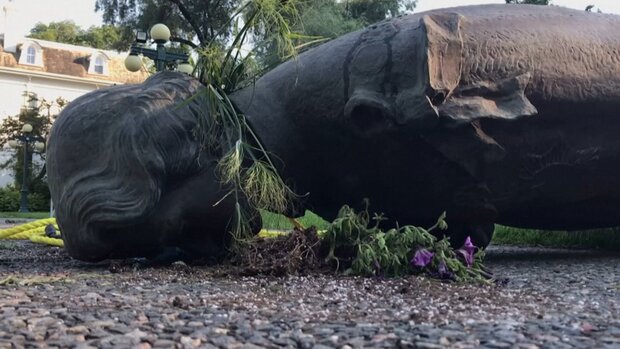 Statues of Queens Victoria, Elizabeth II toppled in Canada 