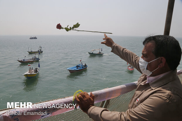 Scene of 290 martyrdoms showered with flowers in Persian Gulf