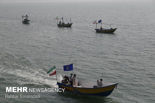 Scene of 290 martyrdoms showered with flowers in Persian Gulf