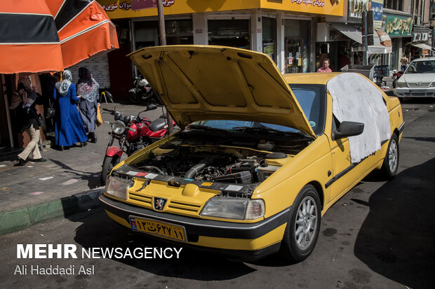 People of Tehran in face of summer heat