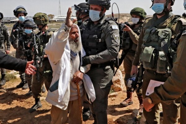 یورش نظامیان اسرائیلی به تظاهرات کنندگان فلسطینی در کرانه باختری