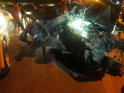 متلاشی شدن خودرو پژو در حادثه رانندگی در شیراز