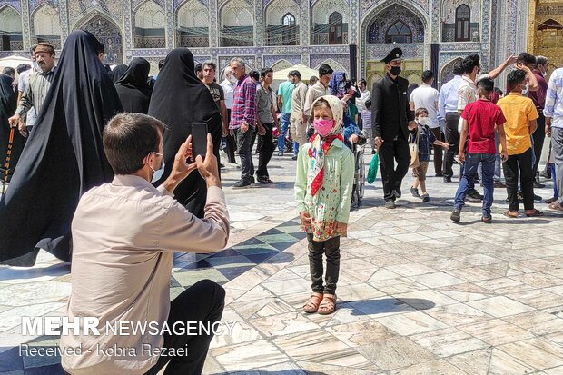 حال‌وهوای زائران در حرم مطهر رضوی