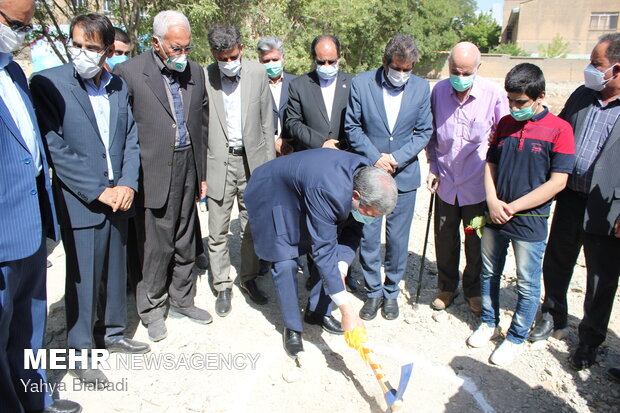 کلنگ زنی مدرسه اوتیسم کرمانشاه