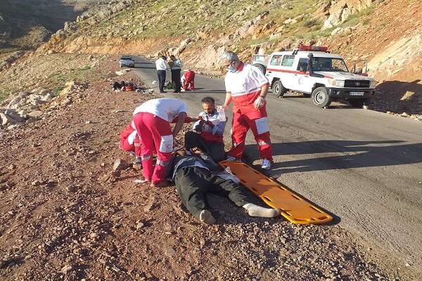 واژگونی مینی‌بوس کوهنوردان کرمانشاهی در راه بازگشت از قله شاهو