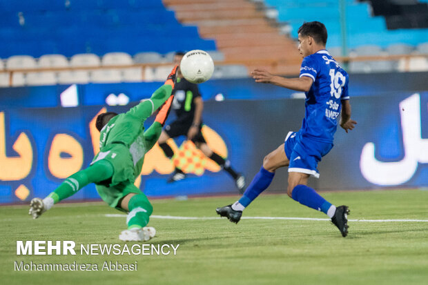 Esteghlal 2-1 Tractor: IPL