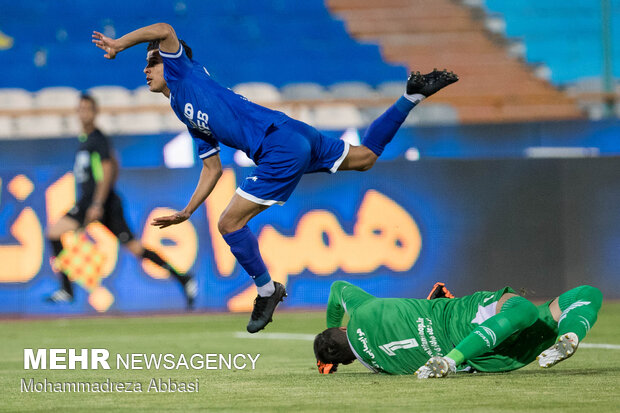 Esteghlal 2-1 Tractor: IPL