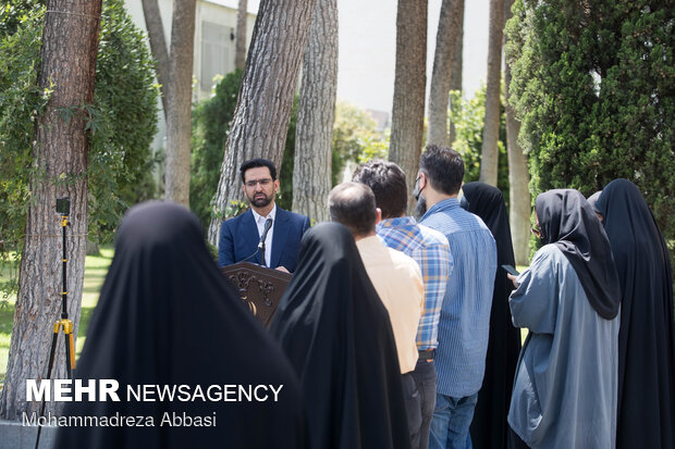 محمدجواد آذری جهرمی وزیر ارتباطات در حاشیه جلسه هیات دولت
