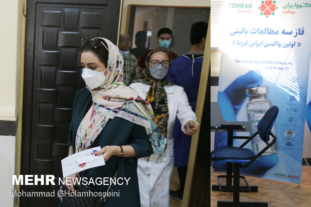 تزریق دوز دوم واکسن ایرانی برکت در ادامه فاز سوم مطالعه بالینی در استان بوشهر