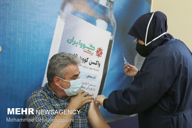 تزریق دوز دوم واکسن کووایران برکت در بوشهر