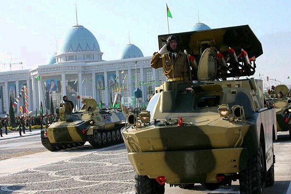استقرار توپخانه های ارتش ترکمنستان در مرز  با افغانستان