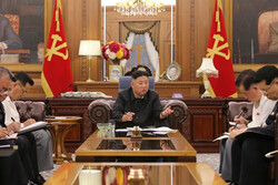 N.K. leader warns US, S. Korea ahead of military drills