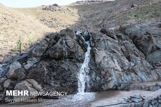 Largest artificial waterfall in Iran inaugurated
