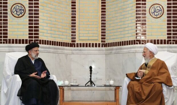ایران کے نئے صدر آیت اللہ رئيسی کی آیت اللہ العظمی جوادی آملی سے ملاقات ایران کے نئے صدر آیت اللہ رئيسی کی آیت اللہ العظمی جوادی آملی سے ملاقات