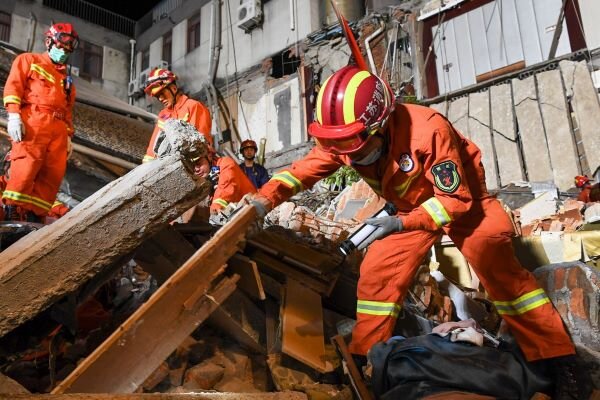 8 dead, 9 missing in China hotel collapse