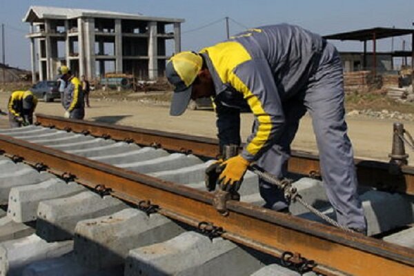 توقف پروژه راه‌آهن خرم‌آباد - دورود در نقطه ۲۰ درصدی