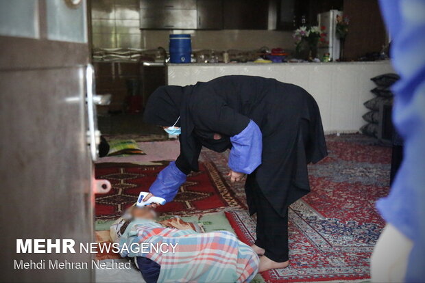 واکسیناسیون سالمندان ناتوان استان بوشهر علیه ویروس کرونا در منزل