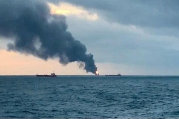  آتش گرفتن یک کشتی عراقی و جان باختن ۹ خدمه آن