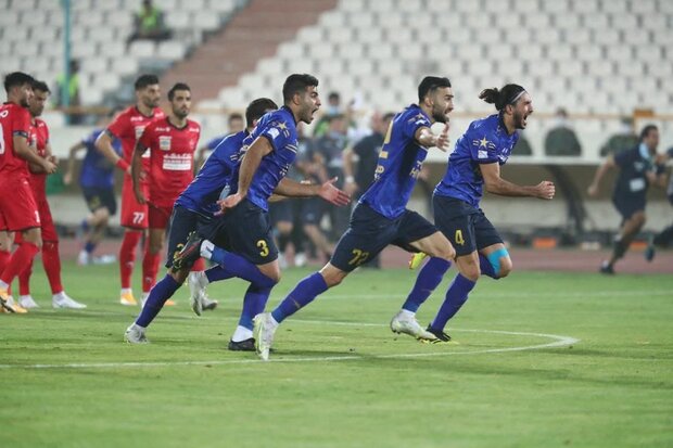 دستان «سید» پیام آور شادی آبی‌ها شد/ استقلال دربی «یخ» را برد!