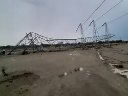 ۲ دکل بر اثر طوفان شب گذشته در جنوب سیستان و بلوچستان سقوط کرد