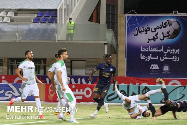 دیدار تیم های فوتبال گل گهر و آلومینیوم اراک
