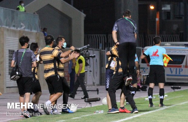 دیدار تیم های فوتبال گل گهر و آلومینیوم اراک
