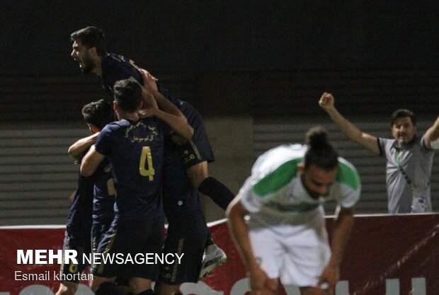 دیدار تیم های فوتبال گل گهر و آلومینیوم اراک
