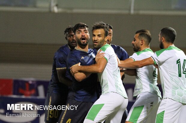 دیدار تیم های فوتبال گل گهر و آلومینیوم اراک
