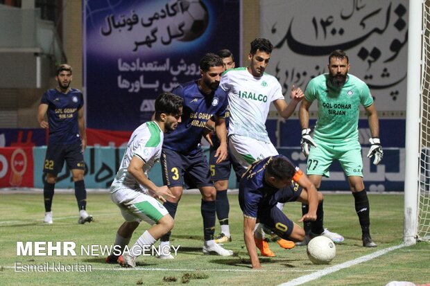 دیدار تیم های فوتبال گل گهر و آلومینیوم اراک
